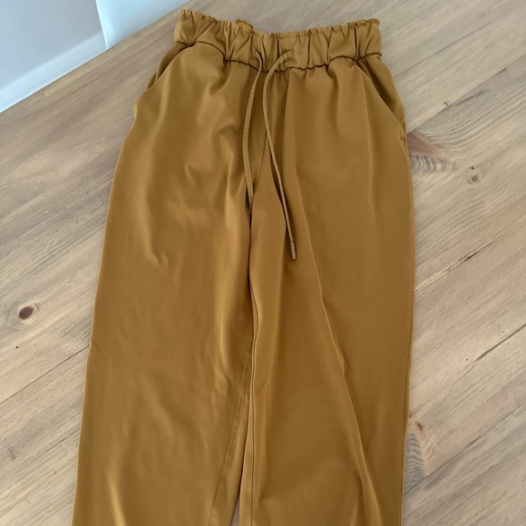 Lululemon On the Fly Joggers - Picture 2 of 2